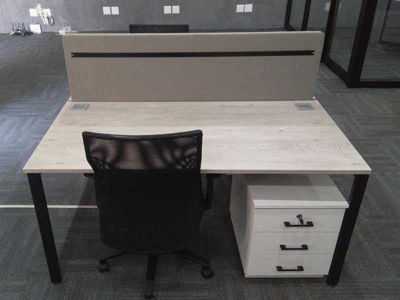 Frameless Desk Based Screens